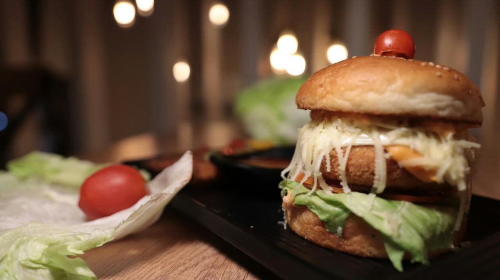 CHEESE BURST BURGER (VEG)